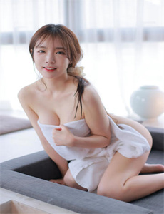 《美女逼逼网站》